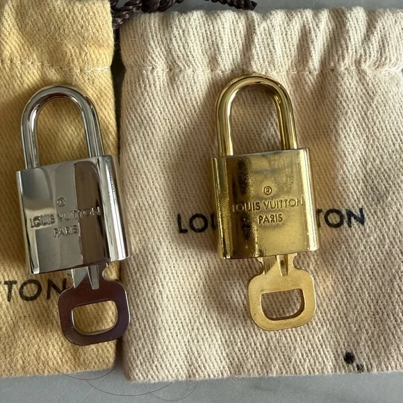 Louis Vuitton Silver Padlock - Picture 9 of 13